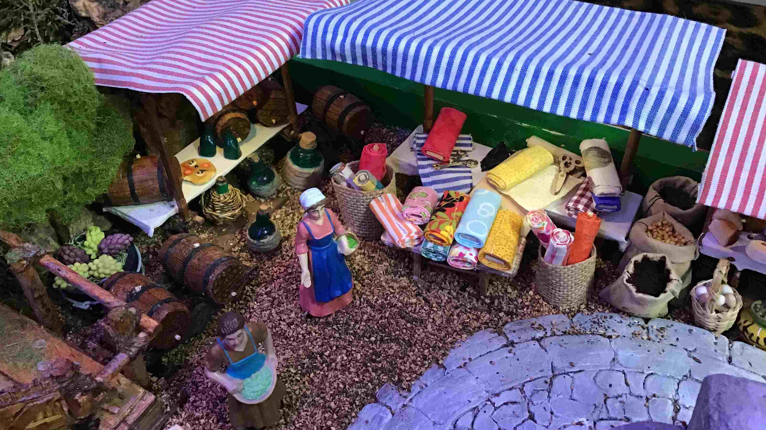 Escena diurna del mercado.